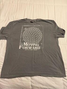 Zip a Dee Tees- Keep Moving Forward Graphic Tee - Gray